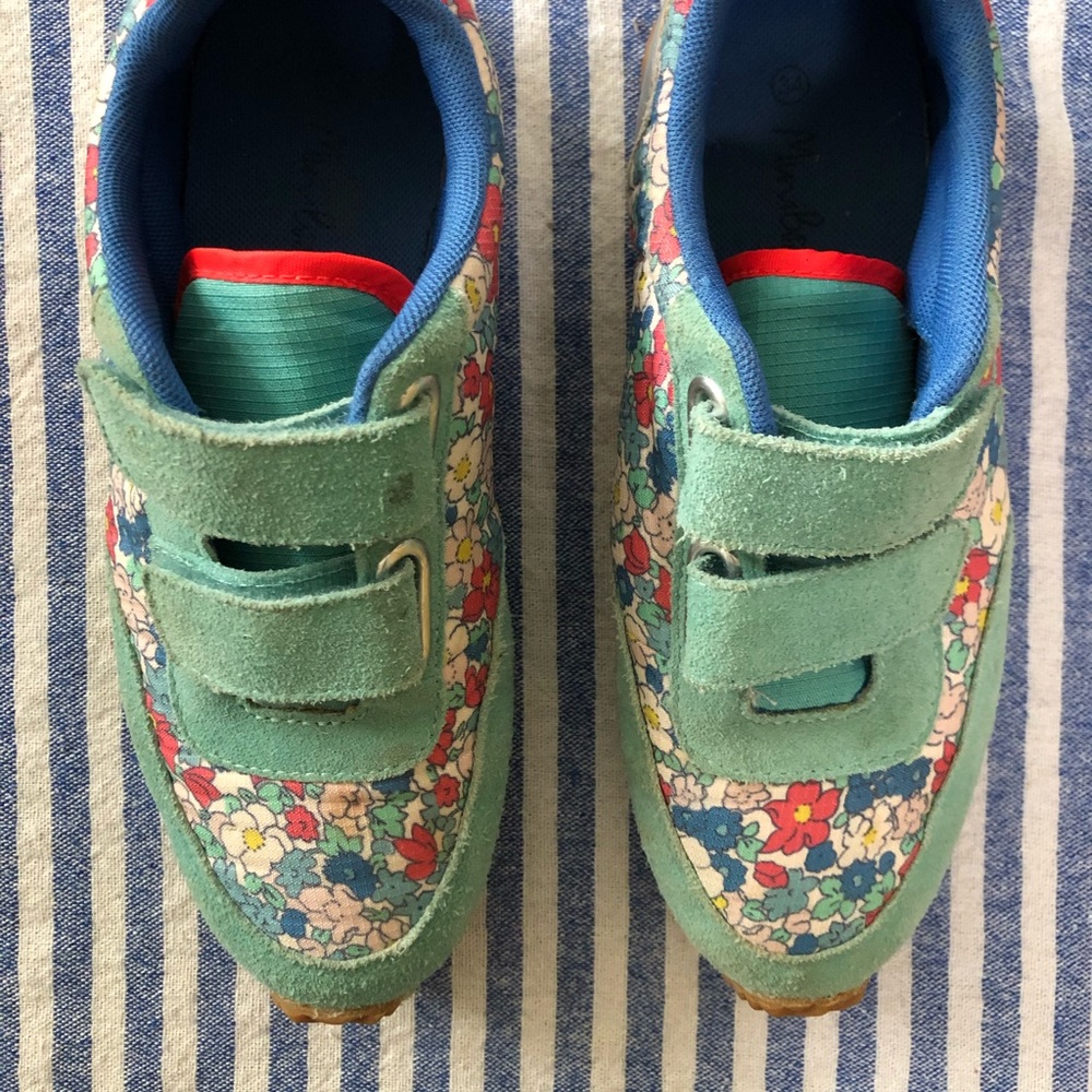 Mini Boden Velcro suede flowers sneakers - Picture 3 of 10